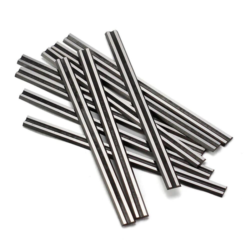 Centrolock planer blade